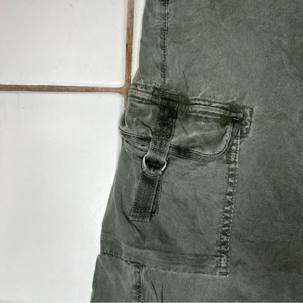 American Eagle Outfitters Olive Wide Leg Cargo Pants - Picture 5 of 7